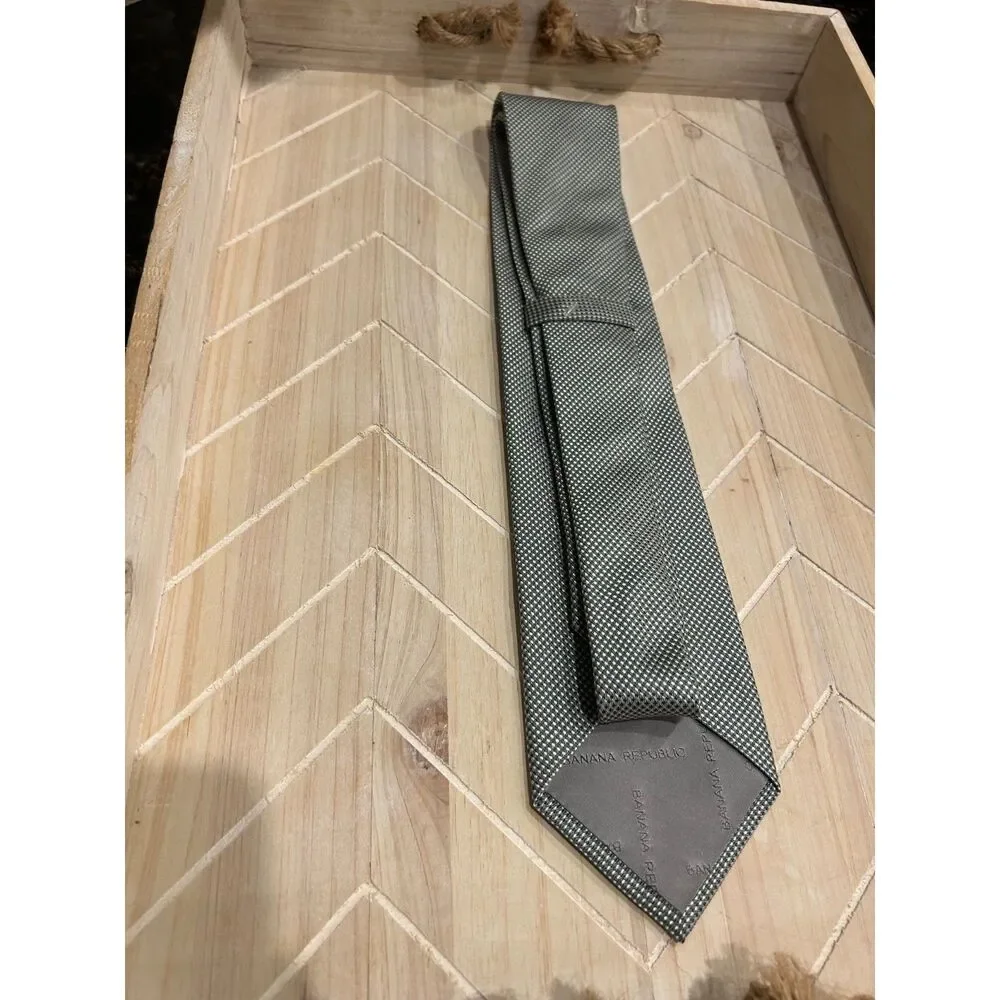 Banana Republic elevate your